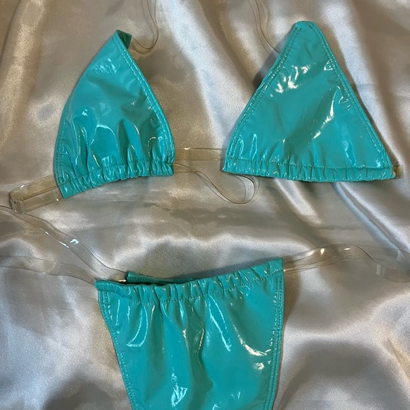 Bikini - Picture 6 of 6